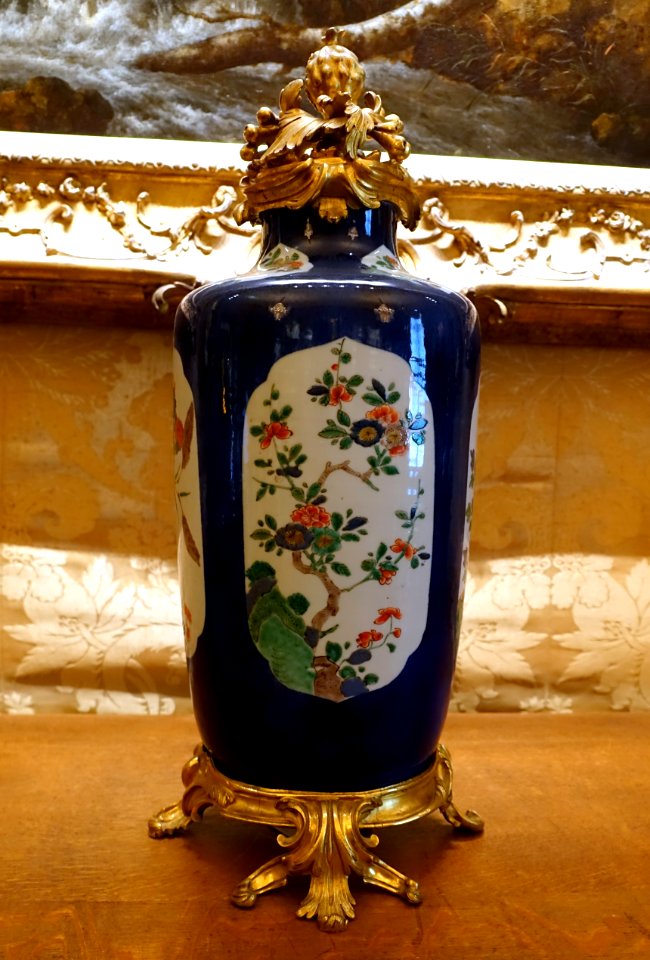 Vase in chinoiserie style - Waddesdon Manor - Buckinghamshire, England - DSC07693