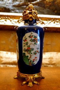 Vase in chinoiserie style - Waddesdon Manor - Buckinghamshire, England - DSC07693