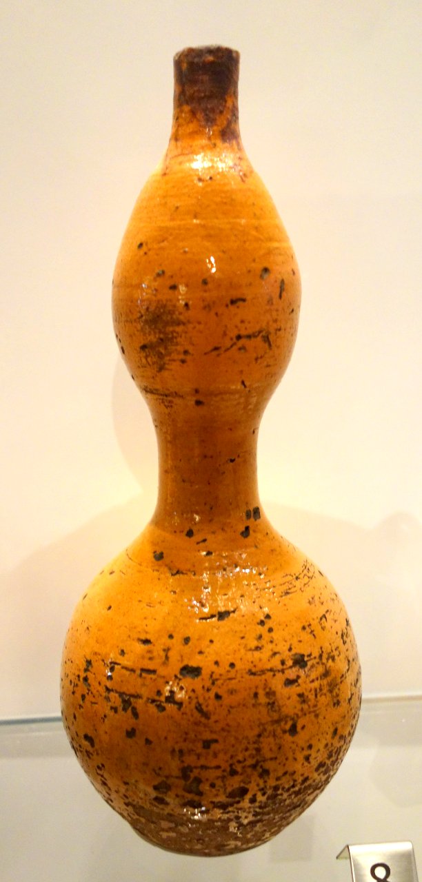 Vase in double gourd form, Japan, Edo period, 19th century, earthenware - Royal Ontario Museum - DSC04288