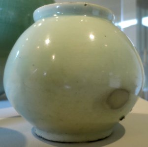 Vase from Korea, glazed porcelain, Honolulu Museum of Art