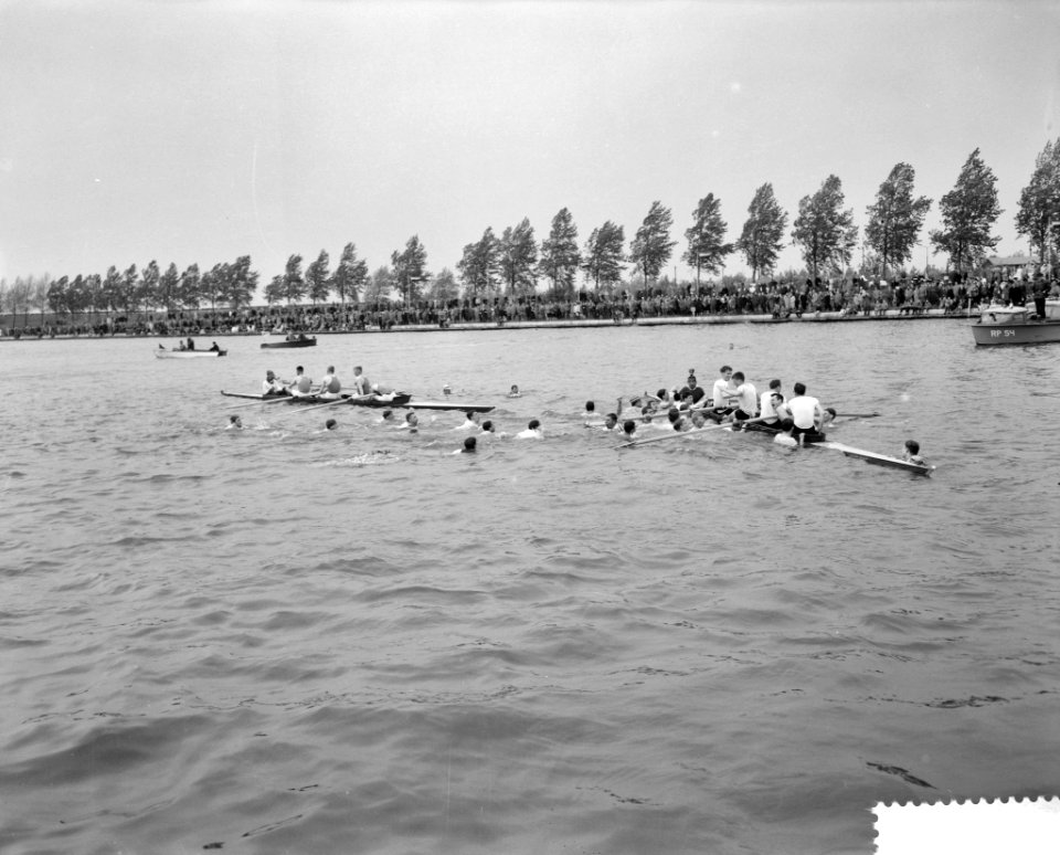 Varsity op het AmsterdamRijnkanaal bij Jutphaas ploeg van Nereus bestaande uit , Bestanddeelnr 910-3430