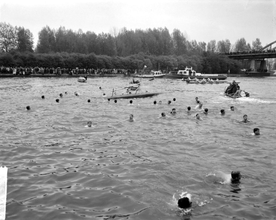 Varsity op het Amsterdams Rijnkanaal , overzicht finish, Bestanddeelnr 915-1263
