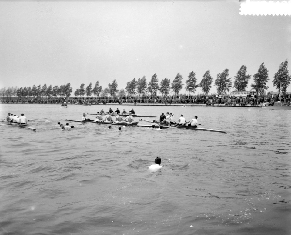 Varsity op het AmsterdamRijnkanaal bij Jutphaas ploeg van Nereus bestaande uit , Bestanddeelnr 910-3428