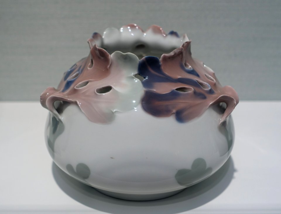 Vase by Nils Erik Lundstrom, c. 1900, Stockholm, Rorstrand porcelain - Hessisches Landesmuseum Darmstadt - Darmstadt, Germany - DSC00744