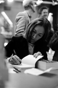 Vanavond heeft de wereldberoemde journaliste Oriana Fallaci in Atheneum Boekhand, Bestanddeelnr 931-2007