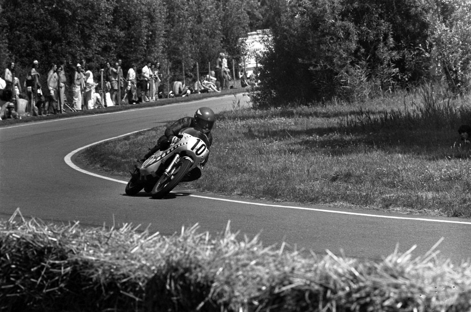 Van Schijndel op de 350 cc in de bocht, Bestanddeelnr 928-0812