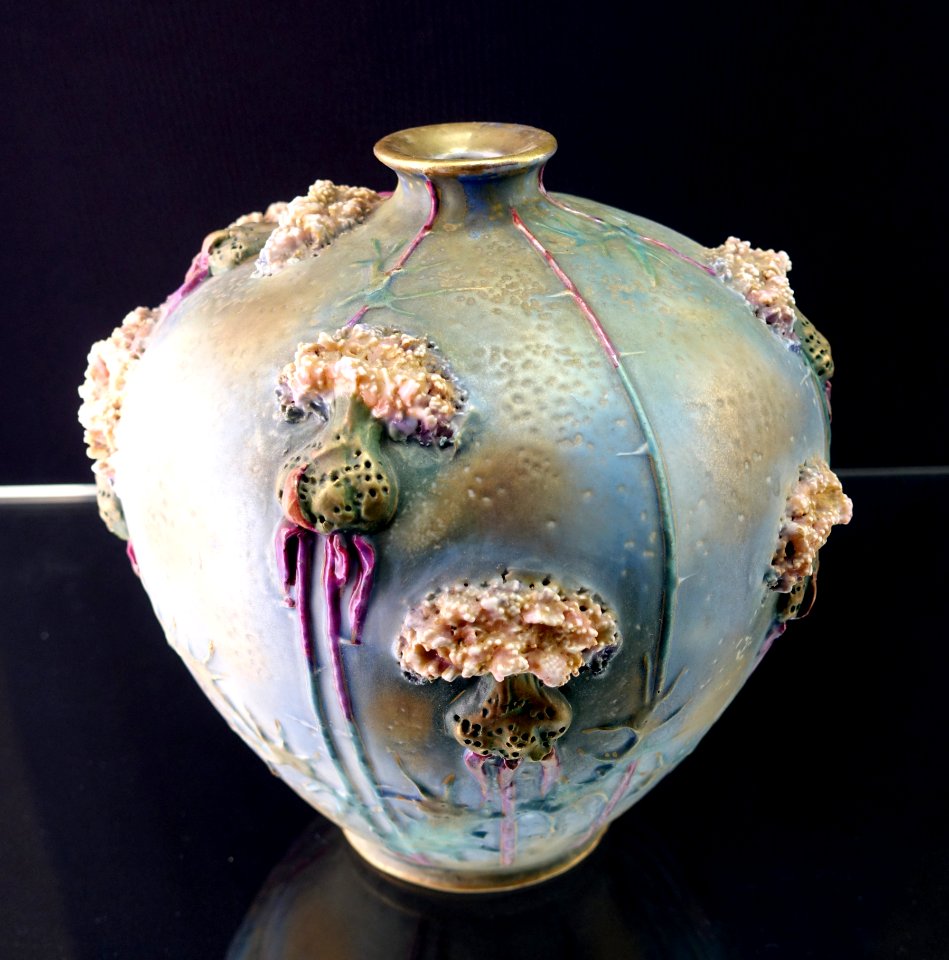 Vase, Amphora-Werke, Turn-Teplitz (Bohemia), c. 1900, faience - Bröhan Museum, Berlin - DSC04009