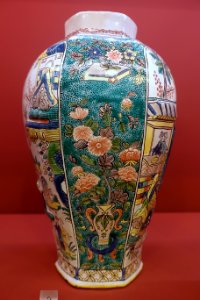 Vase, Ansbach, c. 1730-1740, faience - Mainfränkisches Museum - Würzburg, Germany - DSC05018