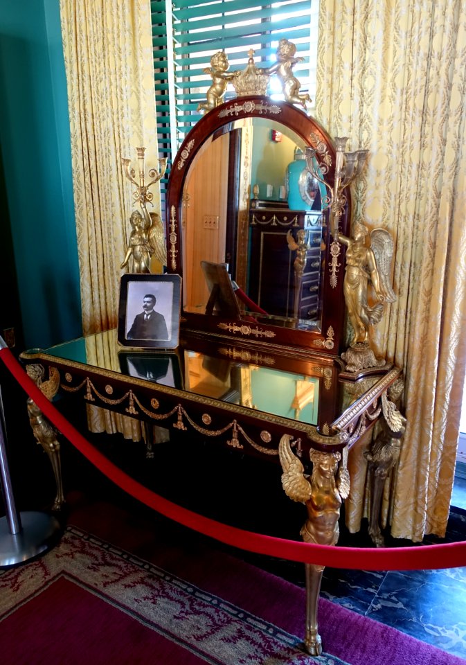 Vanity - Cà d'Zan - John and Mable Ringling Museum of Art - Sarasota, FL - DSC00339