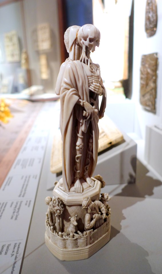 Vanitas, France or Netherlands, early 16th century, ivory, view 1 - Bode-Museum - DSC03663 02
