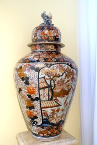 Vase, unidentified - Museo Nacional de Artes Decorativas - Madrid, Spain - DSC08444