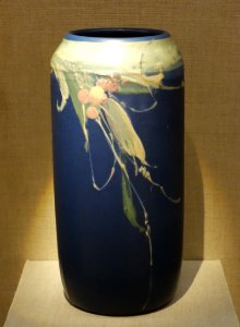Vase, Weller Pottery, Zanesville, Ohio, c. 1905, glazed earthenware - De Young Museum - DSC00738