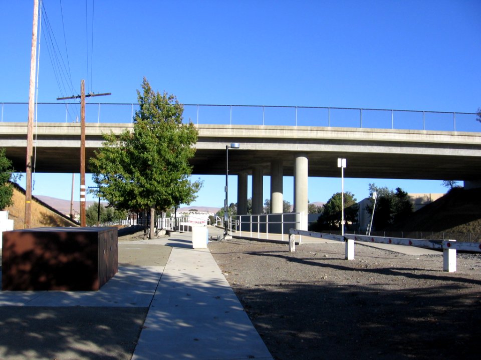 Vasco Road station 2513 03