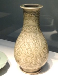 Vase, Yaozhou ware, Shaanxi province, China, Northern Song dynasty, 11th-early 12th century AD, stoneware with celadon glaze - Freer Gallery of Art - DSC05577