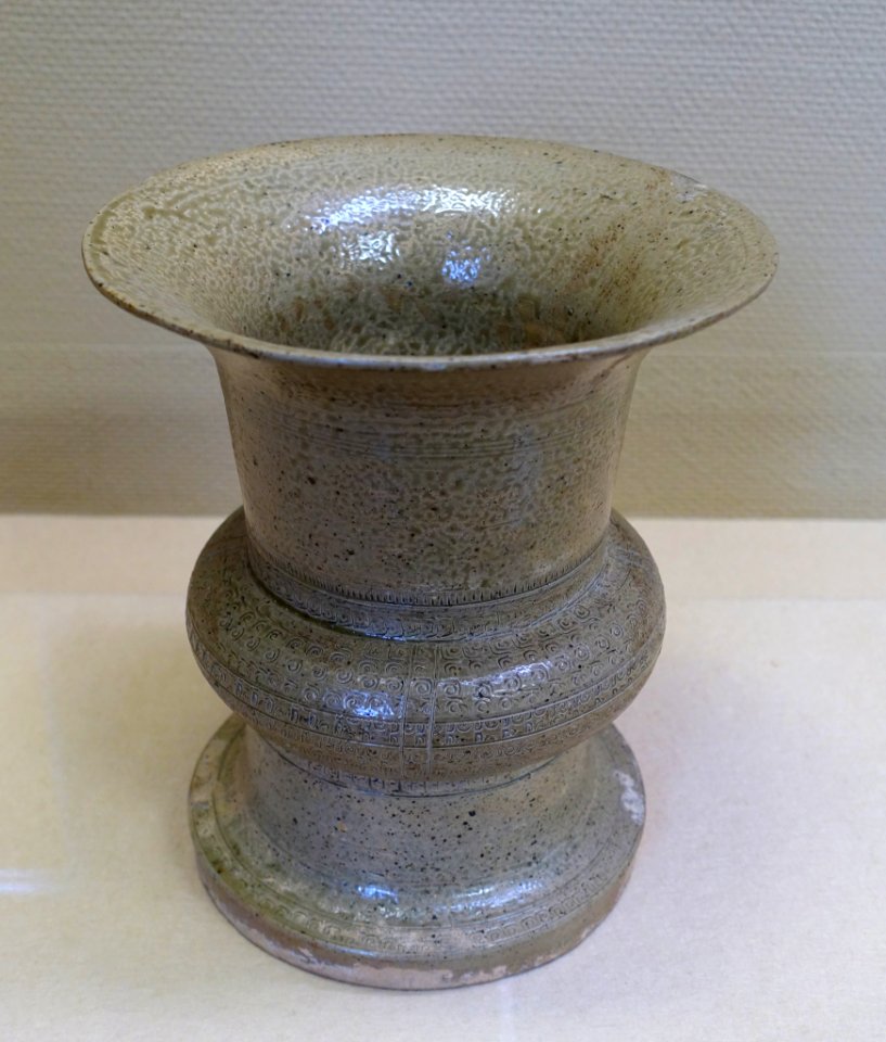Vase, China, Warring States period, 5th-4th century BC, ceramic - Hakone Museum of Art - Hakone, Kanagawa, Japan - DSC08323
