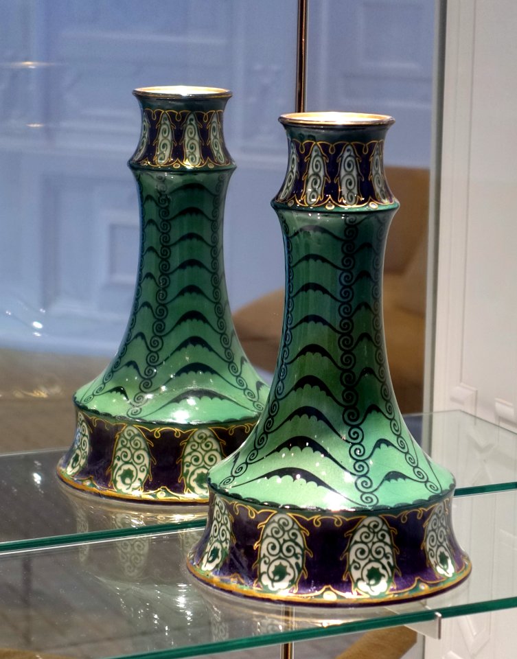 Vase, designer Albin Muller, maker Ernst Wahliss, 1909-1911, Serapis faience - Museum Künstlerkolonie Darmstadt - Mathildenhöhe - Darmstadt, Germany - DSC06237