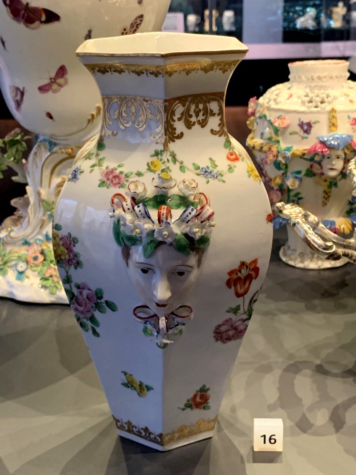 Vase, painted and gilded porcelain, Bristol, c1770, photo 2