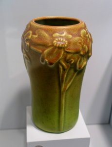 Vase, Rookwood Pottery, United States, 1914, earthenware - Portland Museum of Art - Portland, Maine - DSC04423