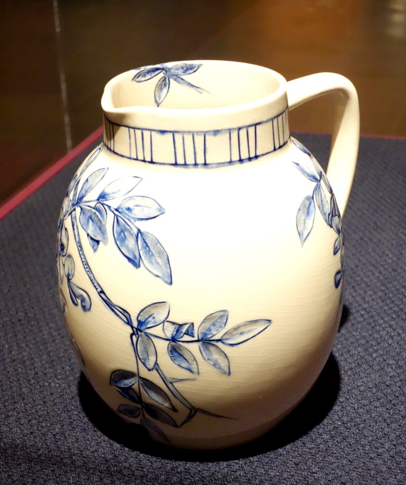 Vase by Laura A. Fry (1857-1943), Rookwood Pottery Company, Cincinnati, Ohio, 1883, glazed earthenware - Brooklyn Museum - DSC09464