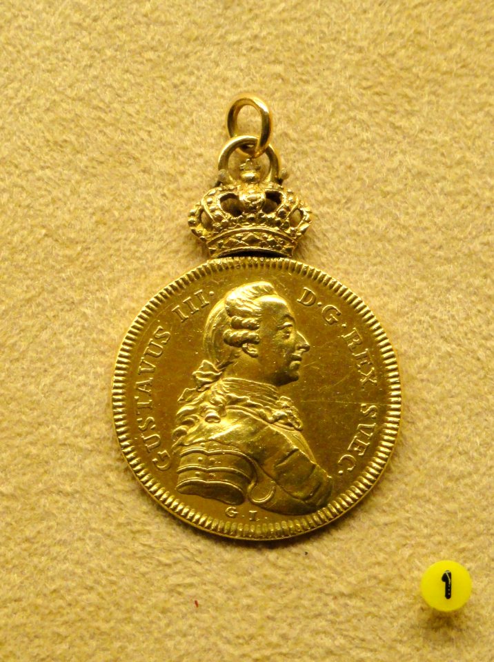 Vasa medal, gold, Sweden, awarded to Johan Sederholm 1722-1805, Helsinki burgher - National Museum of Finland - DSC04160