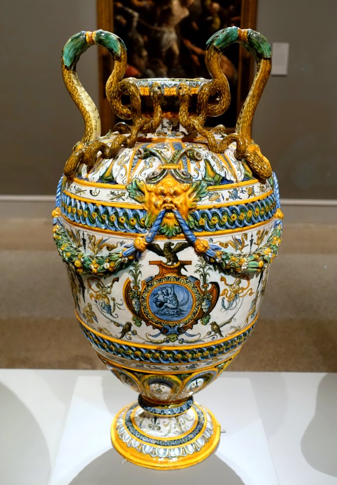 Vase by Fontana family workshop or Antonio Patanazzi, Italy, Urbino, c. 1570-1580, maiolica - Wadsworth Atheneum - Hartford, CT - DSC05033
