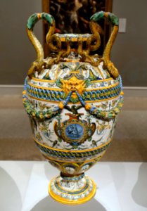 Vase by Fontana family workshop or Antonio Patanazzi, Italy, Urbino, c. 1570-1580, maiolica - Wadsworth Atheneum - Hartford, CT - DSC05033