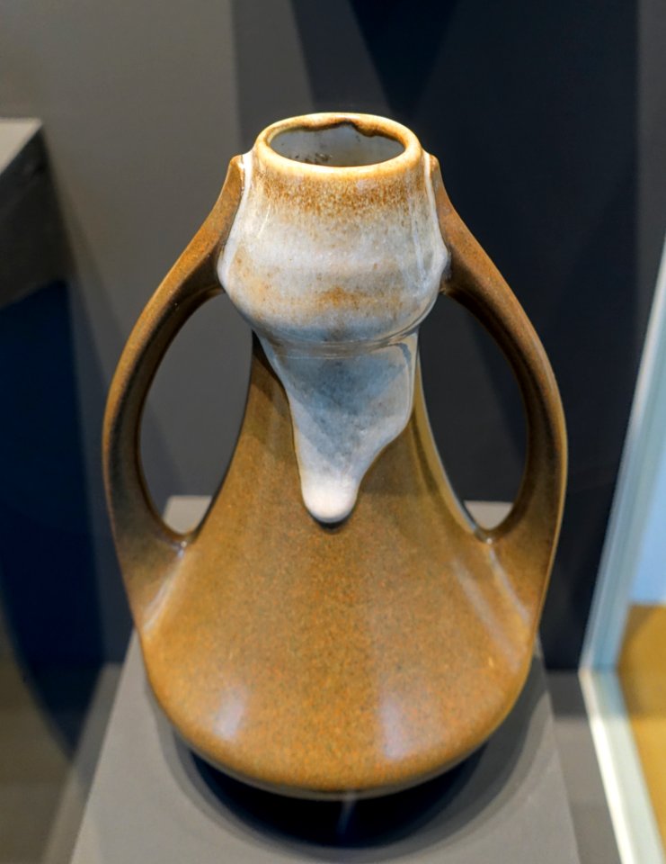 Vase by Jakob Julius Scharvogel, 1901-1911, earthenware, glaze - Museum Künstlerkolonie Darmstadt - Mathildenhöhe - Darmstadt, Germany - DSC06201