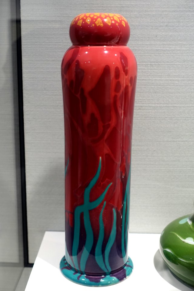 Vase by Hans Christiansen, Wachtersbacher, Steingutfabrik, Schlierbach, 1901, majolica - Hessisches Landesmuseum Darmstadt - Darmstadt, Germany - DSC01007