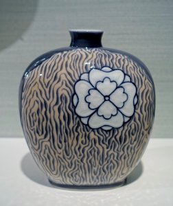 Vase by Bertha Nathanielsen, Royal Porcelain Factory, Copenhagen, 1898, porcelain - Hessisches Landesmuseum Darmstadt - Darmstadt, Germany - DSC00762