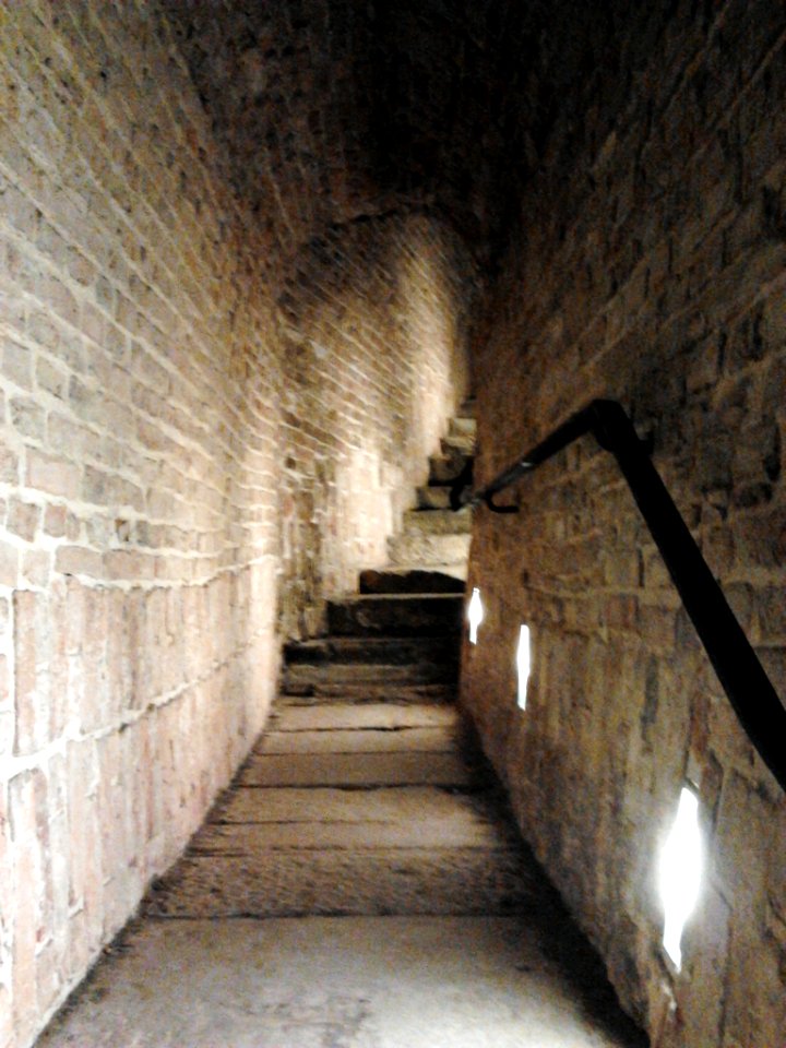 Underground tunnel RCW 03