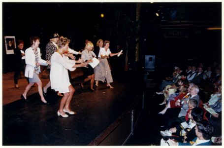 Uitvoering van De brief van Don Juan door amateurspelers t.g.v. jubileum van Wim Helversteijn. NL-HlmNHA 54037232