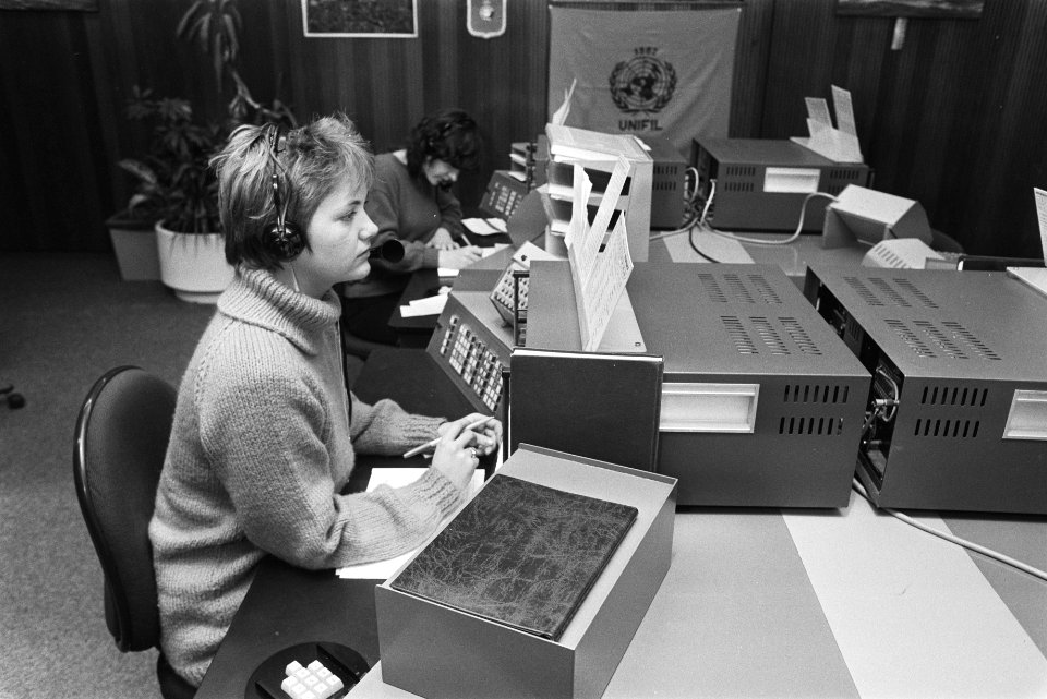 Uitzending 1e weerbericht via microfoonkanalen van Scheveningen Radio diverse i, Bestanddeelnr 932-8857