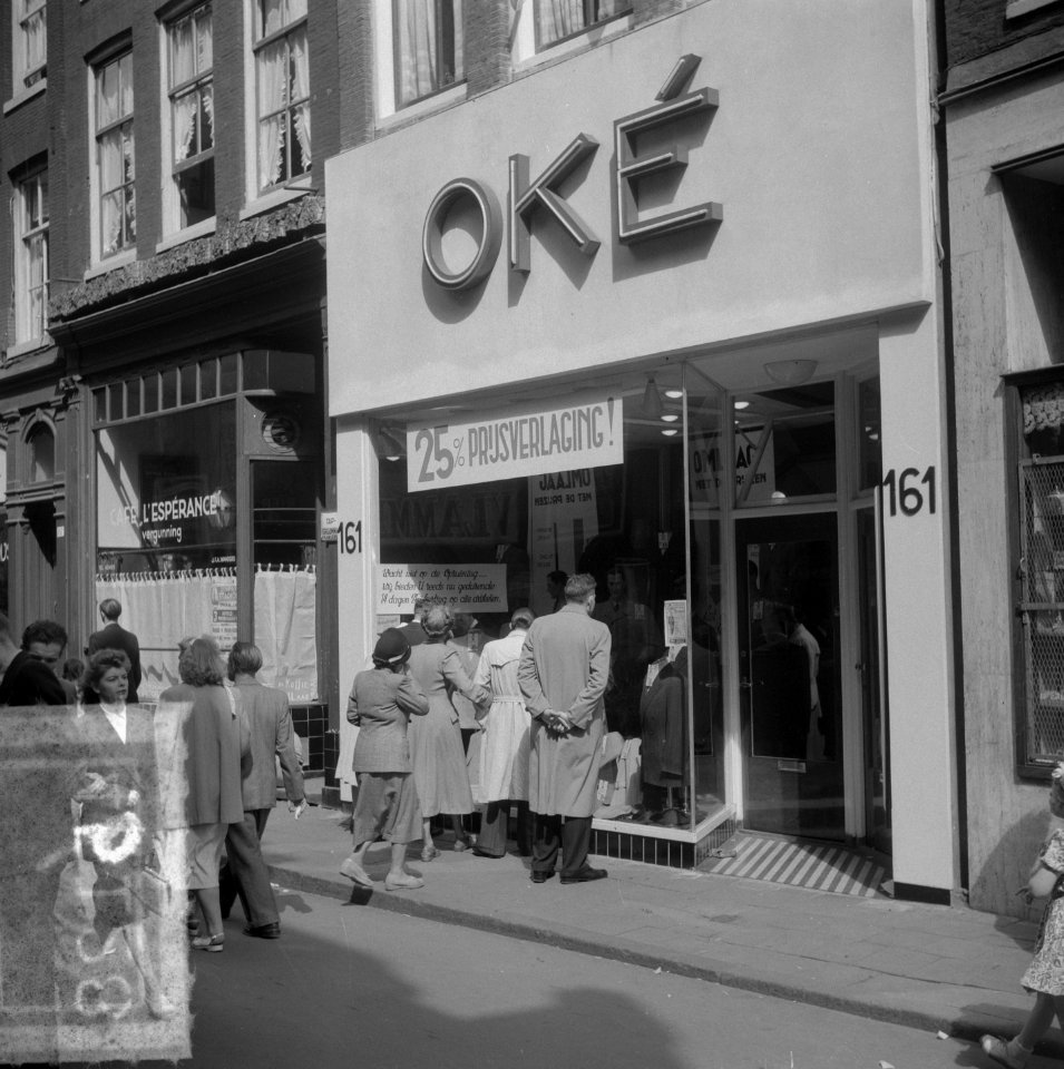 Uitverkoop in de textiel te Amsterdam, Bestanddeelnr 904-6128