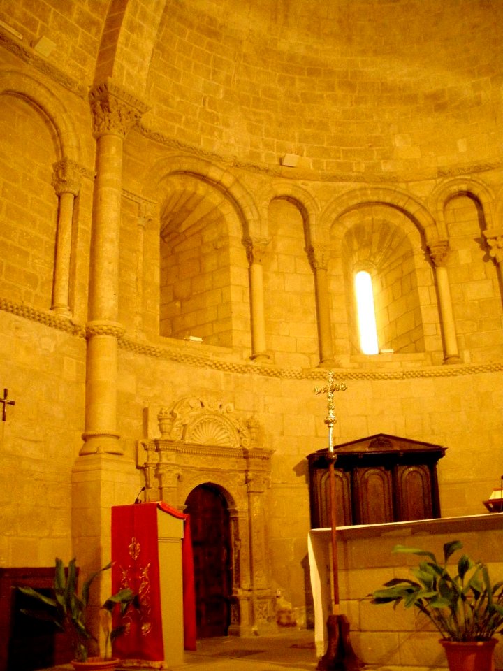 Uncastillo - Iglesia de Santa María la Mayor, interior 01