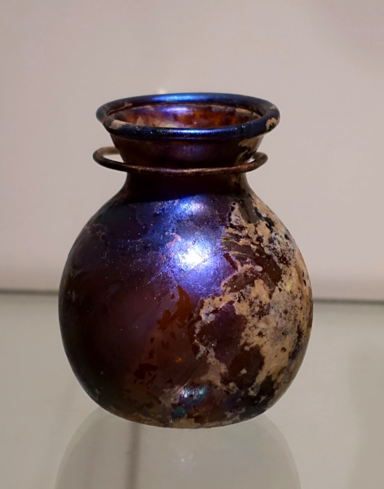 Unguentarium, Syro-Palestinian, 200-299 AD, free-blown glass - Portland Art Museum - Portland, Oregon - DSC08994