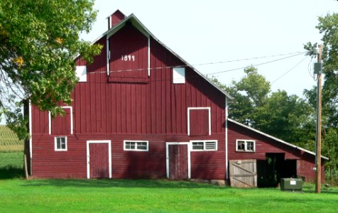 Ulrickson barn (Lincoln Co, SD) from W 1
