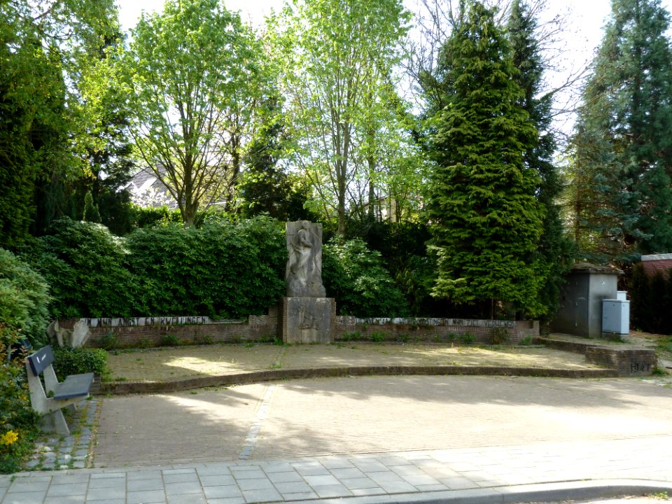 Ulestraten-Oorlogsmonument aan de Sint-Catharinastraat (2)