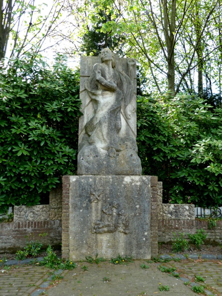 Ulestraten-Oorlogsmonument aan de Sint-Catharinastraat (3)