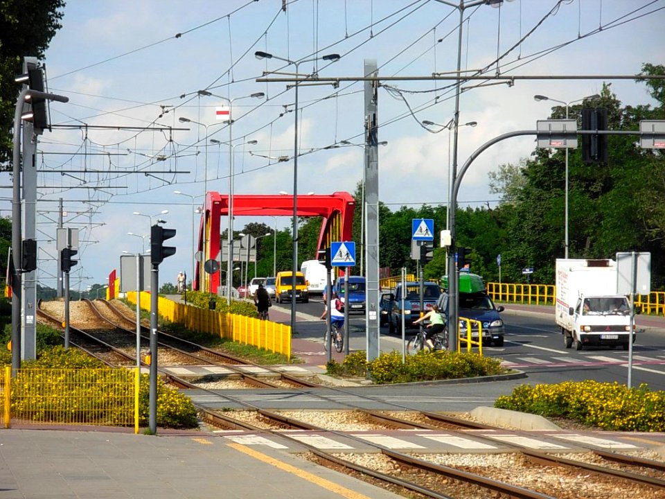 Ulica Gdańska przy wiadukcie kolejowym