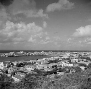 Uitzicht over Willemstad op Curaçao, Bestanddeelnr 252-7287