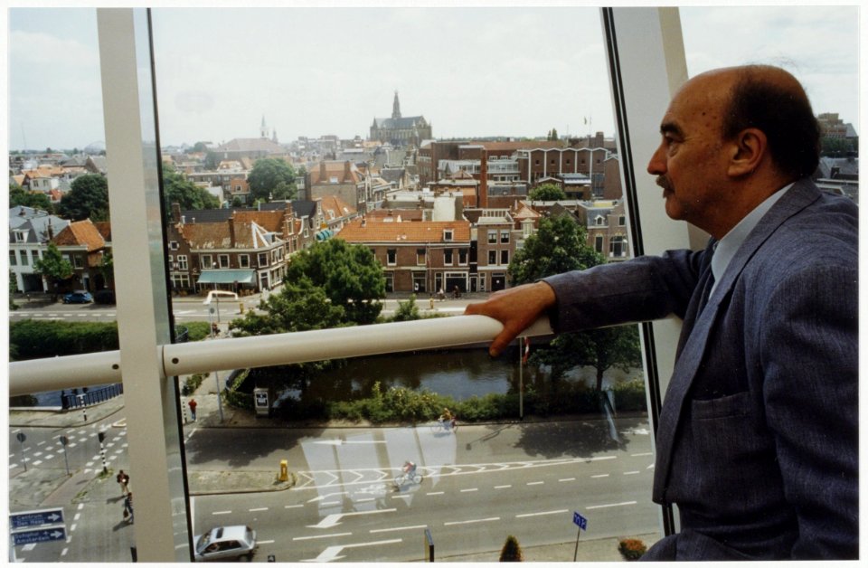Uitzicht vanaf het gebouw van de Sociale Dienst aan de Zijlweg richting Centrum bekeken door Stedebouwkundige Ben Eerhart