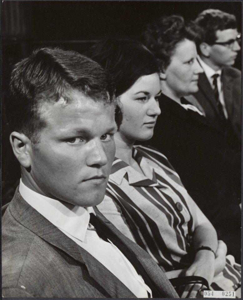 Uitzending van de VARA van de TV-rechtbank van de zaak Jan van de Berg. De getui, Bestanddeelnr 054-0251