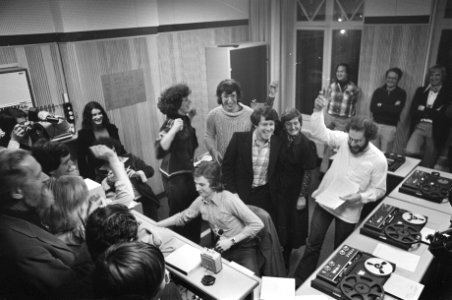 Uitzendingen Radio Amsterdam Stad van start gegaan vreugde bij de eerste uitzen, Bestanddeelnr 928-3449