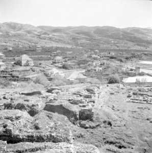 Uitzicht op Byblos op de voorgrond ruïnes, Bestanddeelnr 255-6369