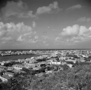 Uitzicht over Willemstad op Curaçao, Bestanddeelnr 252-7285