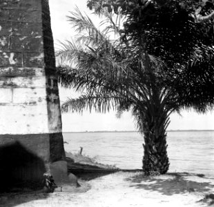 Uitzicht over zee vanaf Fort Zeelandia in Paramaribo, Bestanddeelnr 252-6105