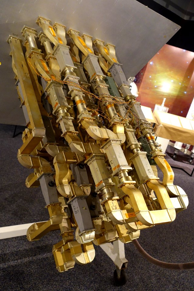 Unidentified array, view 3 - National Electronics Museum - DSC00595