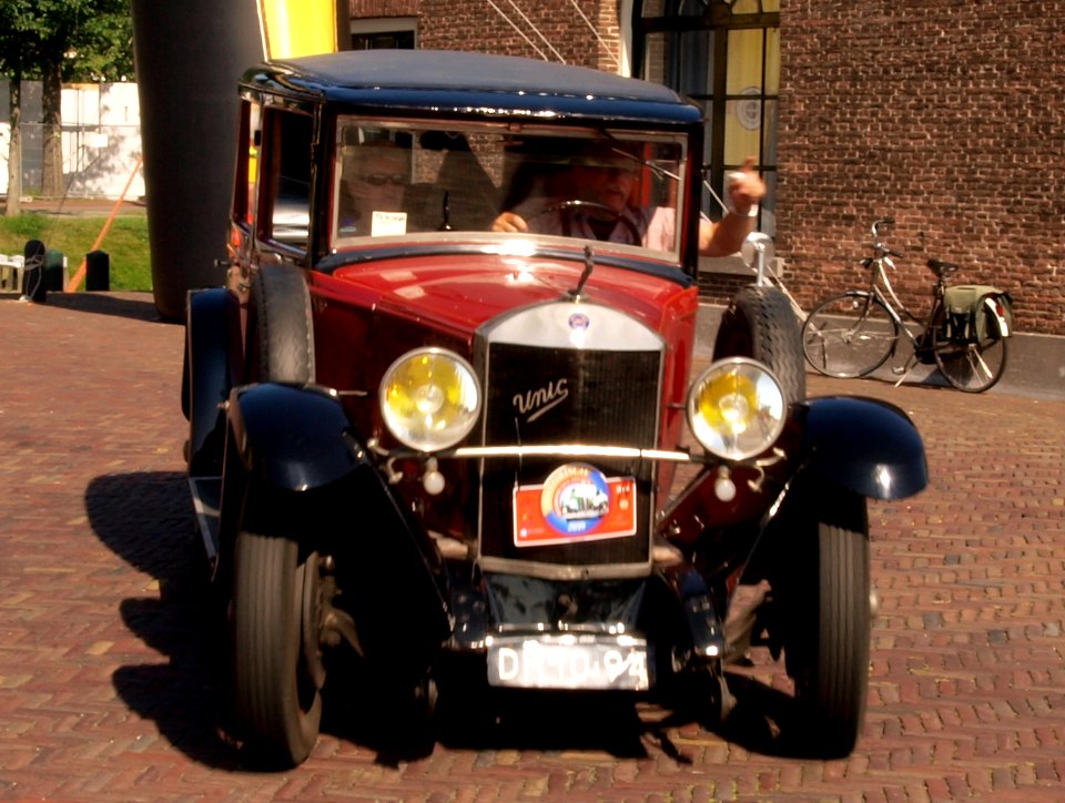 Unic L61 (1926), Dutch licence registration DH-10-94 pic