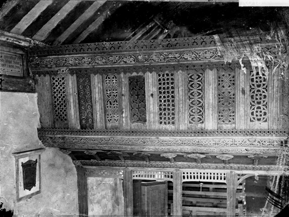Unidentified church screen (1293648)