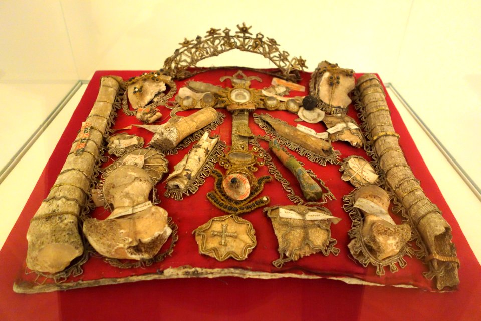 Unidentified relics - Museum M - Leuven, Belgium - DSC05637